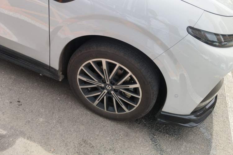 Used Leapmotor B10 2025 510 Joyful Edition Right Front Wheel Hub