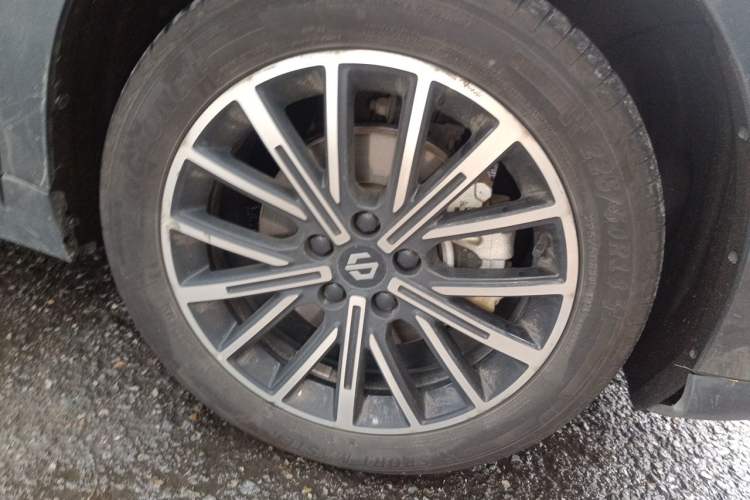 Used Leapmotor B10 2025 600 LiDAR Version Right Front Wheel Hub