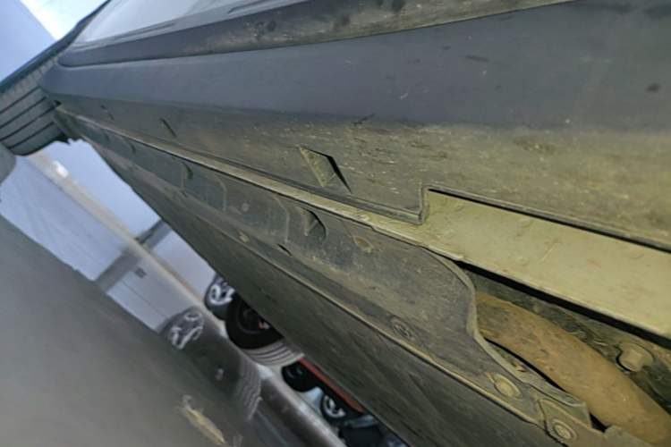 Used Leapmotor B10 2025 510 Joyful Edition Right Side Sill