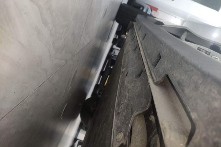 Used Leapmotor B10 2025 510 Joyful Edition Right Side Sill