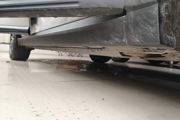 Used Leapmotor B10 2025 510 Joyful Edition Right Side Sill
