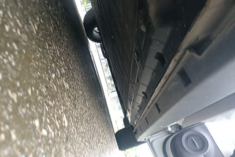 Used Leapmotor B10 2025 510 Joyful Edition Right Side Sill