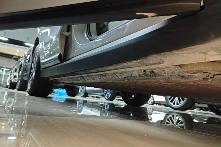 Used Leapmotor B10 2025 510 Comfort Edition Right Side Sill