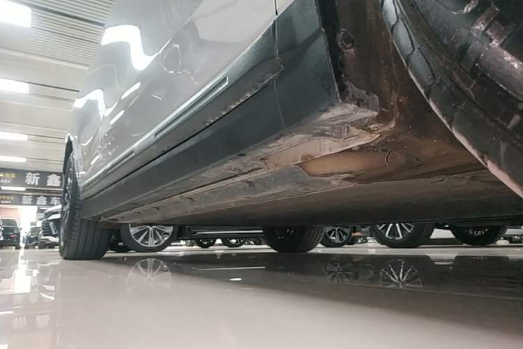 Used Leapmotor B10 2025 510 Joyful Edition Right Side Sill