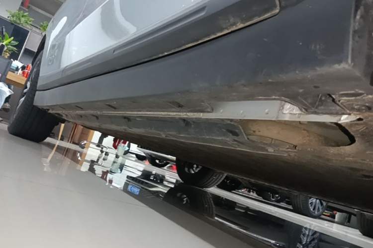 Used Leapmotor B10 2025 510 Joyful Edition Right Side Sill