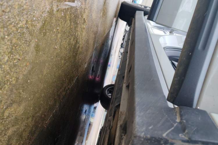 Used Leapmotor B10 2025 510 Joyful Edition Right Side Sill