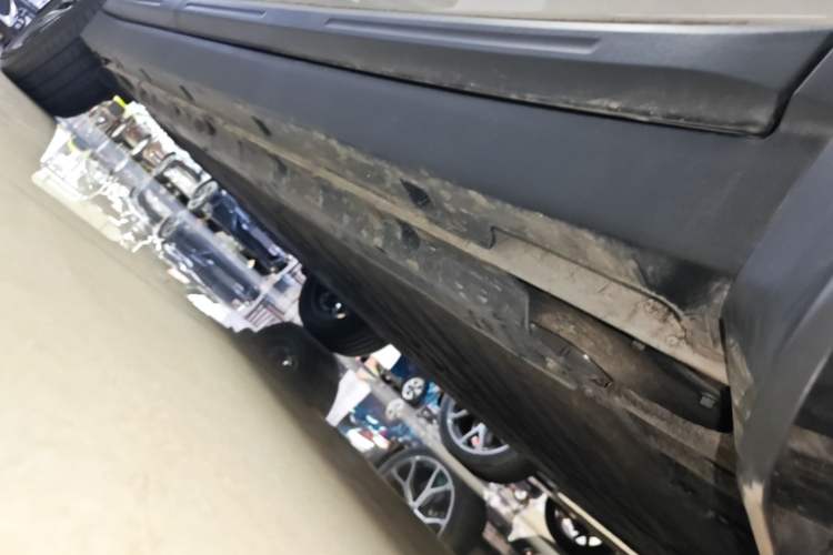 Used Leapmotor B10 2025 510 Joyful Edition Right Side Sill