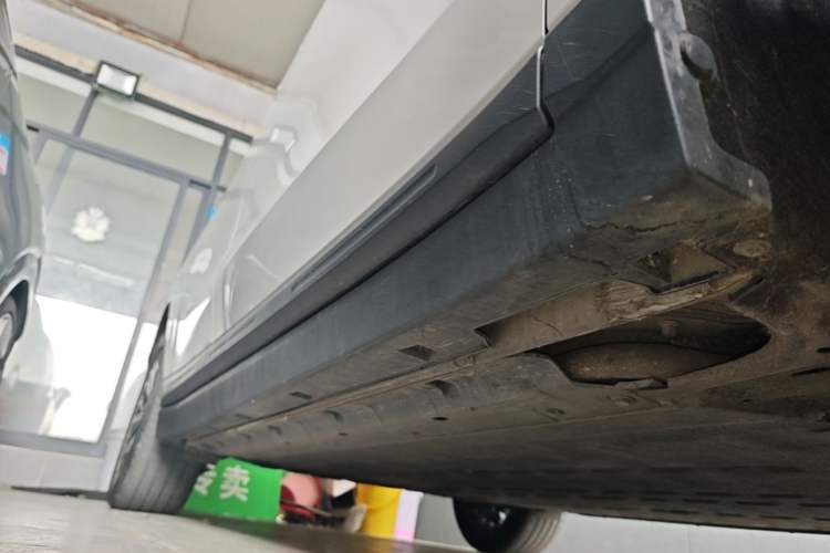 Used Leapmotor B10 2025 510 Joyful Edition Right Side Sill