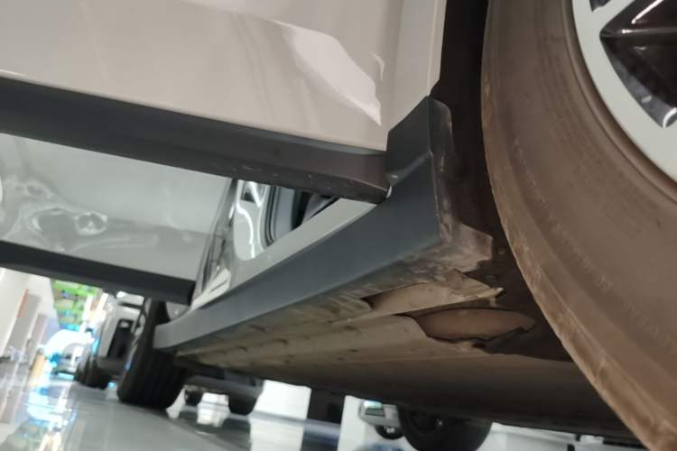 Used Leapmotor B10 2025 510 Joyful Edition Right Side Sill