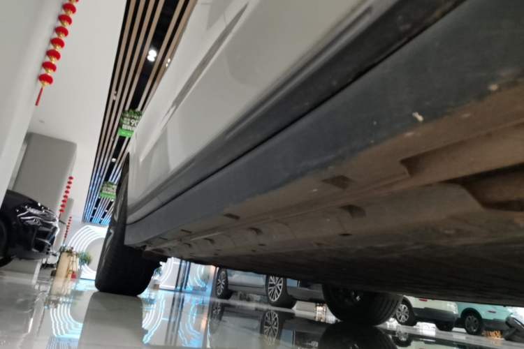 Used Leapmotor B10 2025 510 Joyful Edition Right Side Sill