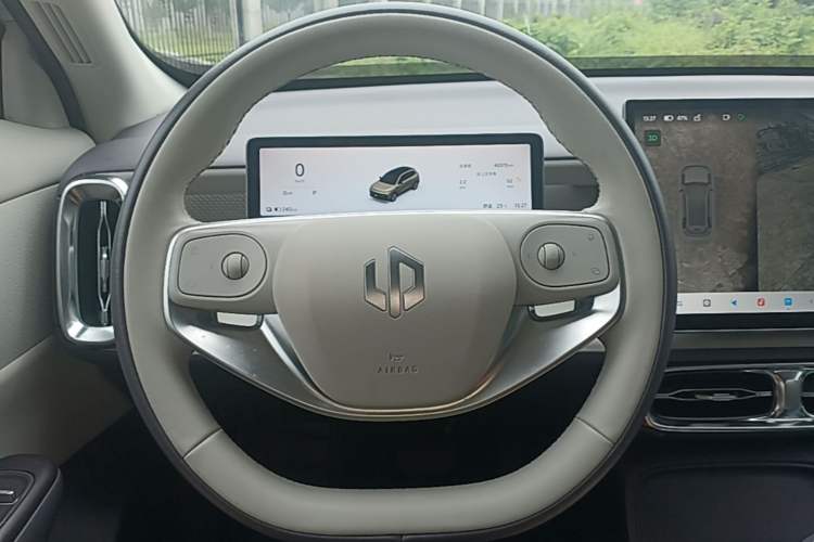 Used Leapmotor B10 2025 510 Joyful Edition Steering Wheel