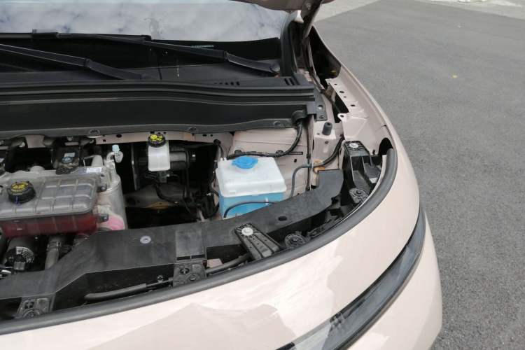 Used Leapmotor B10 2025 510 LiDAR Version Engine Bay Left