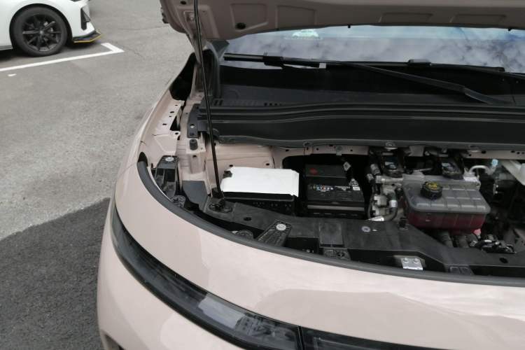 Used Leapmotor B10 2025 510 LiDAR Version Engine Bay Right