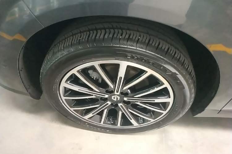 Used Leapmotor B10 2025 510 Joyful Edition Left Front Wheel Hub