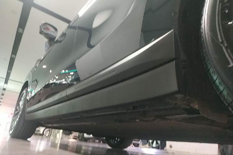 Used Leapmotor B10 2025 510 Joyful Edition Left Side Sill