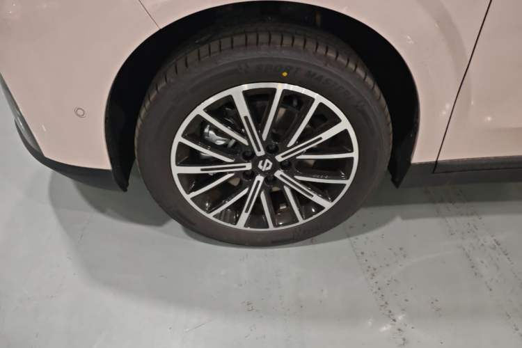 Used Leapmotor B10 2025 600 Joyful Edition Left Front Wheel Hub