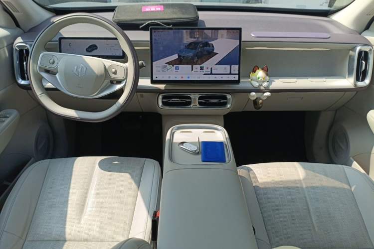 Used Leapmotor B10 2025 510 LiDAR Version Center Console