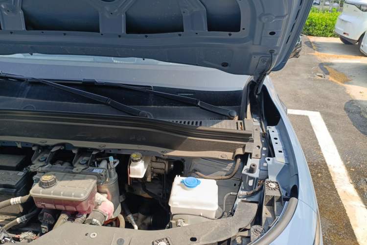 Used Leapmotor B10 2025 510 LiDAR Version Engine Bay Left