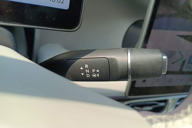 Used Leapmotor B10 2025 510 LiDAR Version Gear Lever