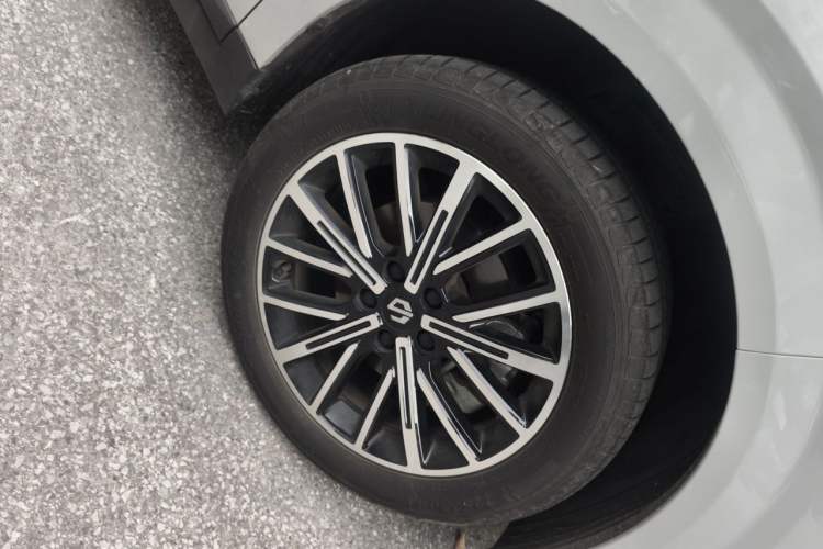 Used Leapmotor B10 2025 510 Joyful Edition Right Front Wheel Hub