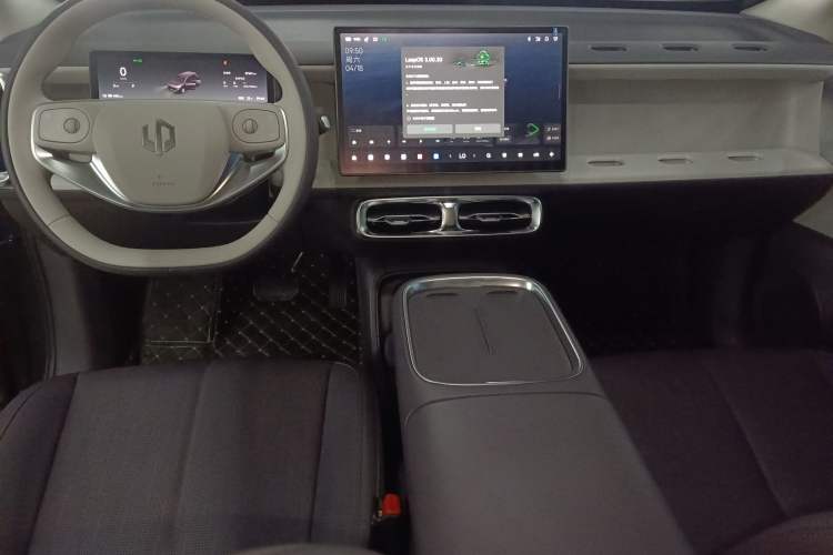Used Leapmotor B10 2025 510 Comfort Edition Center Console