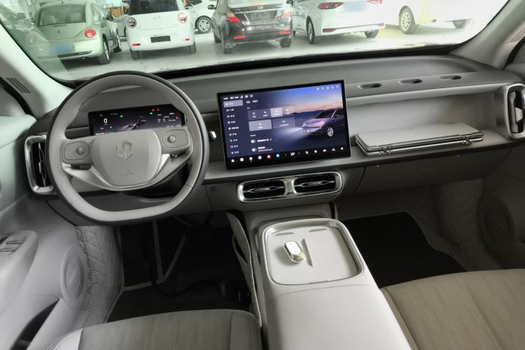 Used Leapmotor B10 2025 510 LiDAR Version Center Console