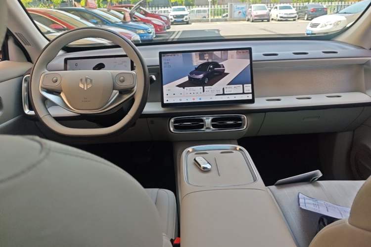 Used Leapmotor B10 2025 510 Joyful Edition Center Console