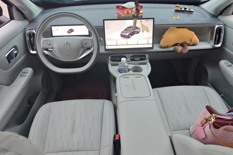 Used Leapmotor B10 2025 510 Joyful Edition Center Console