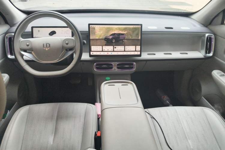 Used Leapmotor B10 2025 600 LiDAR Version Center Console