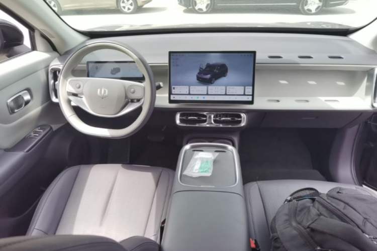 Used Leapmotor B10 2025 510 Comfort Edition Center Console