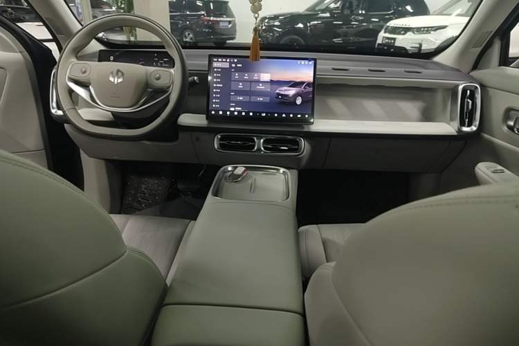 Used Leapmotor B10 2025 510 Joyful Edition Center Console