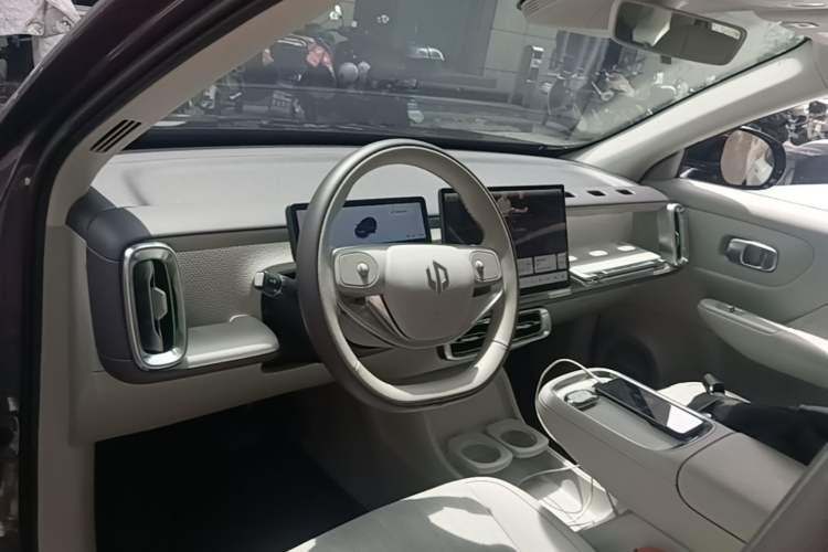 Used Leapmotor B10 2025 510 LiDAR Version Center Console