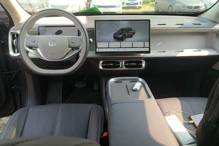 Used Leapmotor B10 2025 510 Comfort Edition Center Console