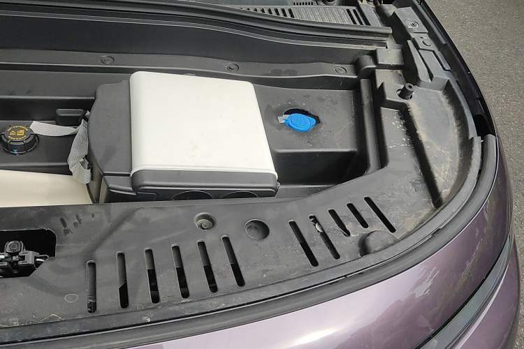 Used Leapmotor B10 2025 600 LiDAR Version Engine Bay Left