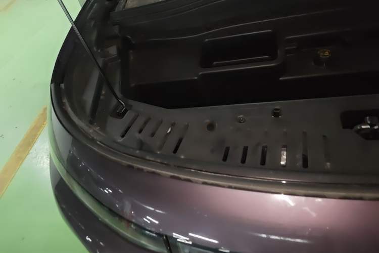 Used Leapmotor B10 2025 510 LiDAR Version Engine Bay Right
