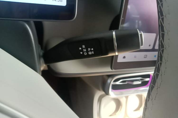 Used Leapmotor B10 2025 600 LiDAR Version Gear Lever