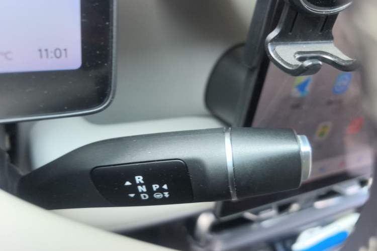 Used Leapmotor B10 2025 510 Comfort Edition Gear Lever
