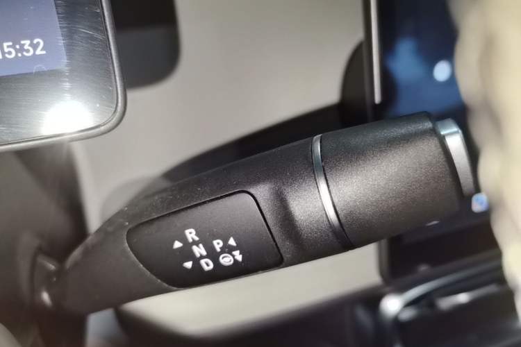 Used Leapmotor B10 2025 510 Comfort Edition Gear Lever
