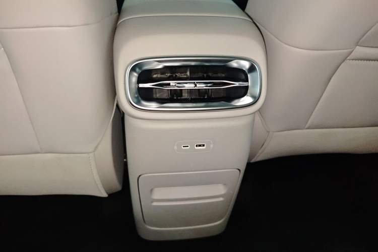 Used Leapmotor B10 2025 510 Joyful Edition Interior 3