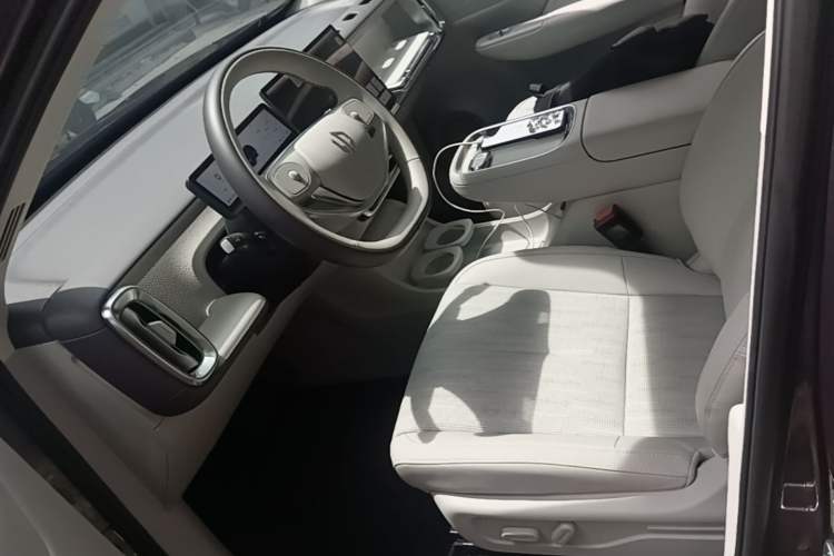 Used Leapmotor B10 2025 510 LiDAR Version Left Front Seat
