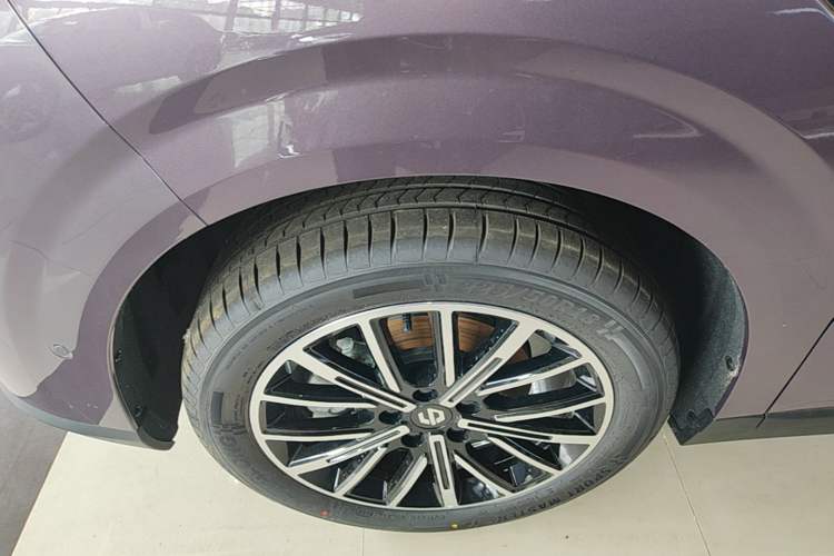 Used Leapmotor B10 2025 510 Comfort Edition Left Front Wheel Hub