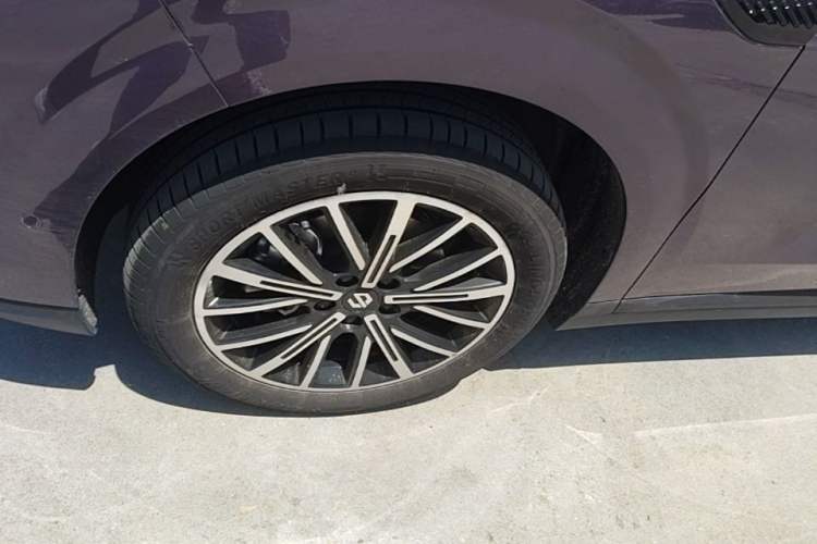 Used Leapmotor B10 2025 Model 510 Executive Edition Left Front Wheel Hub