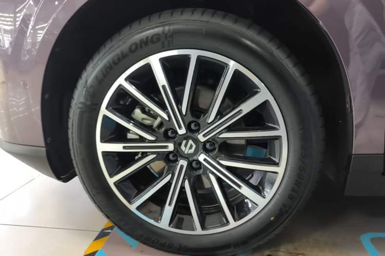 Used Leapmotor B10 2025 510 Joyful Edition Left Front Wheel Hub
