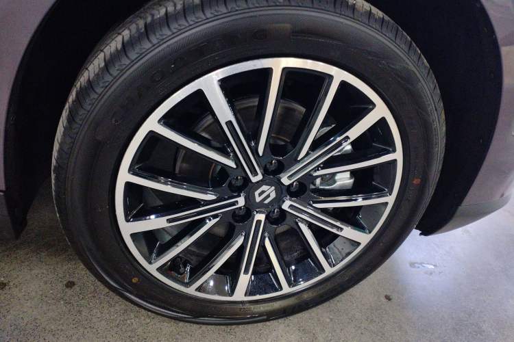 Used Leapmotor B10 2025 510 LiDAR Version Left Front Wheel Hub