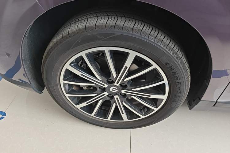 Used Leapmotor B10 2025 510 Joyful Edition Left Front Wheel Hub
