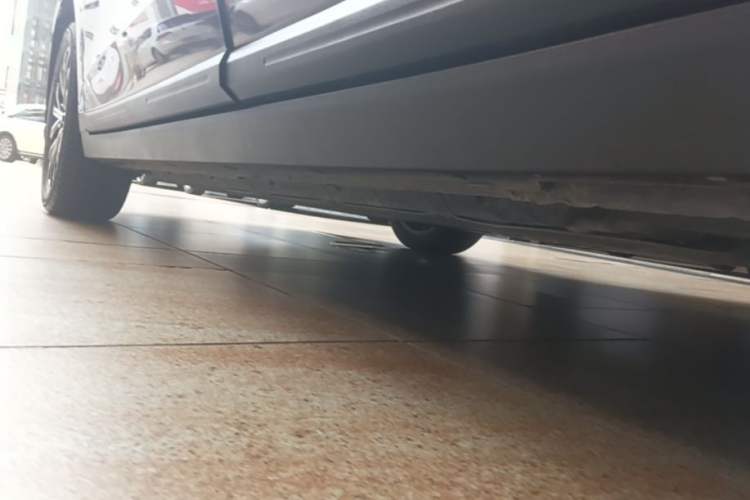 Used Leapmotor B10 2025 600 Joyful Edition Left Side Sill