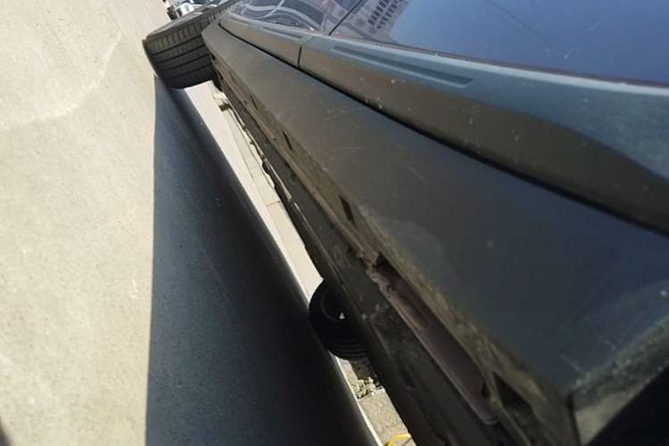 Used Leapmotor B10 2025 Model 510 Executive Edition Left Side Sill