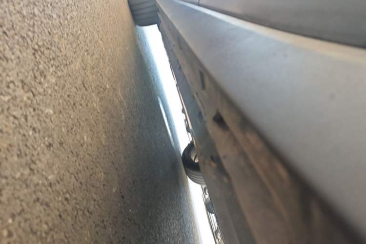 Used Leapmotor B10 2025 510 Joyful Edition Left Side Sill