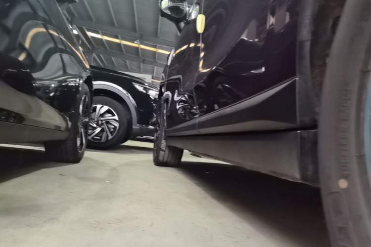 Used Leapmotor B10 2025 510 Comfort Edition Left Side Sill
