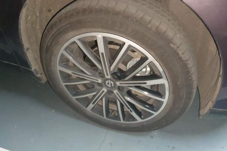Used Leapmotor B10 2025 600 LiDAR Version Right Front Wheel Hub